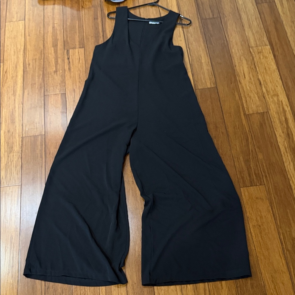 Elegant Black Sleeveless Wide Leg Jumpsuit - Picture 7 of 9
